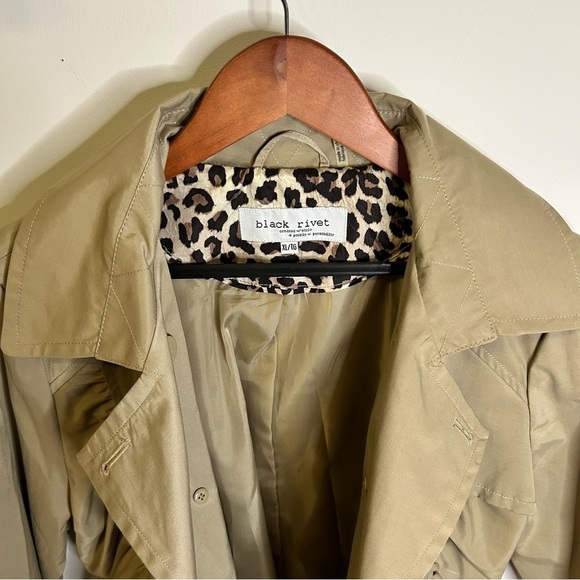Black Rivet | Double Breasted Trench Coat | Beige | Ruffle Detail | Size XL - Picture 3 of 10